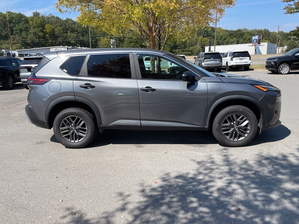 Used 2023 Nissan Rogue S FWD image 9