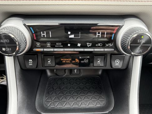 Used 2021 Toyota RAV4 XLE Premium AWD/4WD image 35