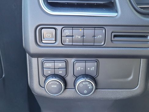 Used 2021 Chevrolet Tahoe Z71 image 19