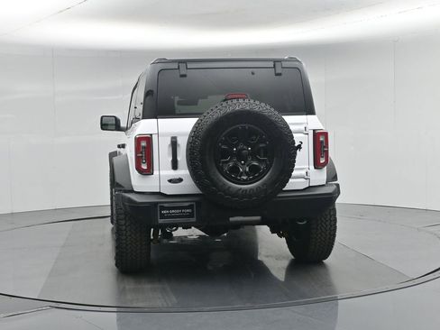 Used 2025 Ford Bronco Badlands image 28