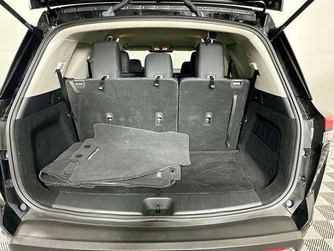 Used 2024 Nissan Pathfinder S image 28