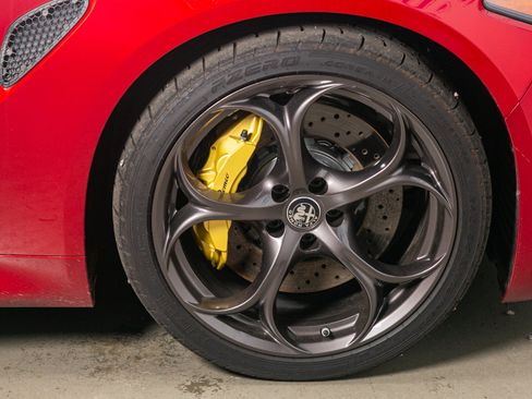 Used 2024 Alfa Romeo Giulia Quadrifoglio image 21