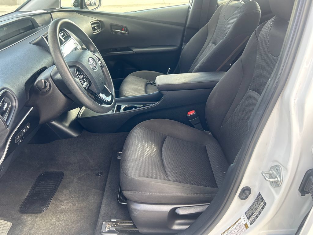 Used 2022 Toyota Prius LE FWD image 10