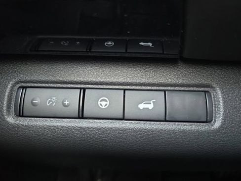 New 2026 Nissan Pathfinder SV image 10