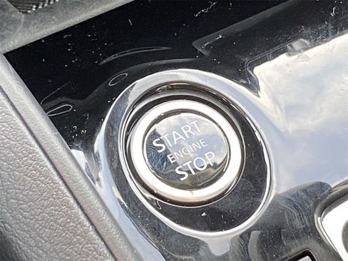 Certified 2025 Nissan Versa SV w/ Trunk Package image 10