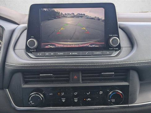 Used 2023 Nissan Rogue S image 15