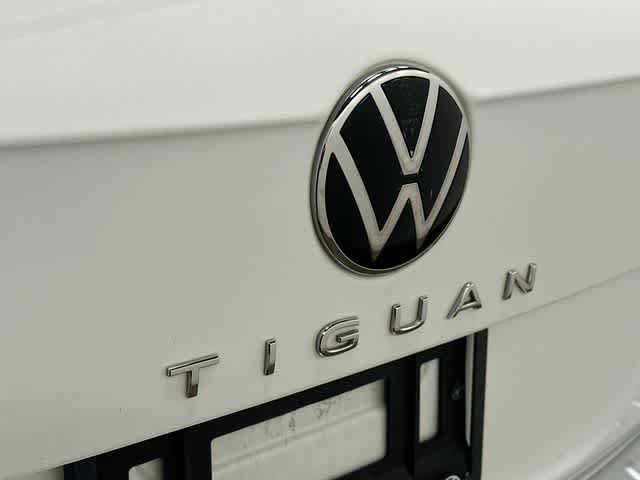 Used 2023 Volkswagen Tiguan SE R-Line FWD image 30