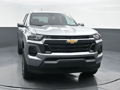 Used 2023 Chevrolet Colorado LT image 2