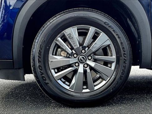 Used 2024 Nissan Pathfinder SV image 36