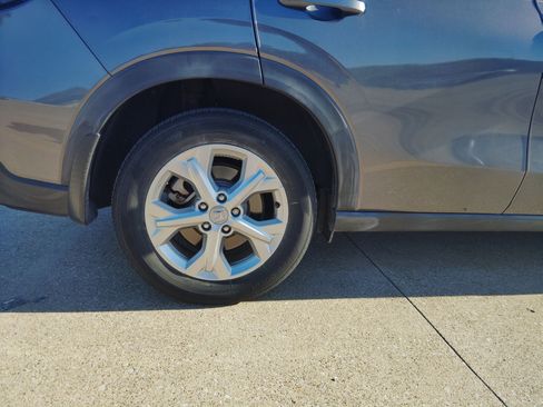 Used 2023 Honda HR-V LX image 9