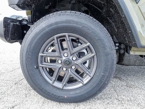 New 2026 Jeep Gladiator Sport image 18