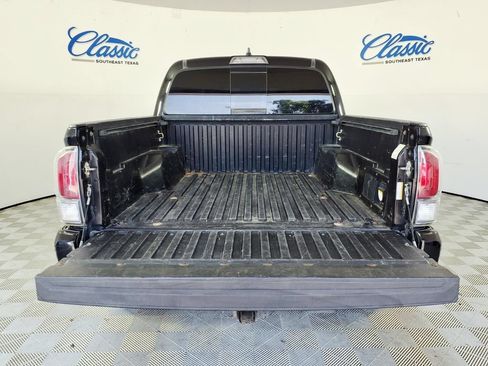 Used 2020 Toyota Tacoma TRD Sport AWD/4WD image 5
