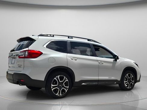 Used 2023 Subaru Ascent Limited w/ Technology Package AWD/4WD image 7