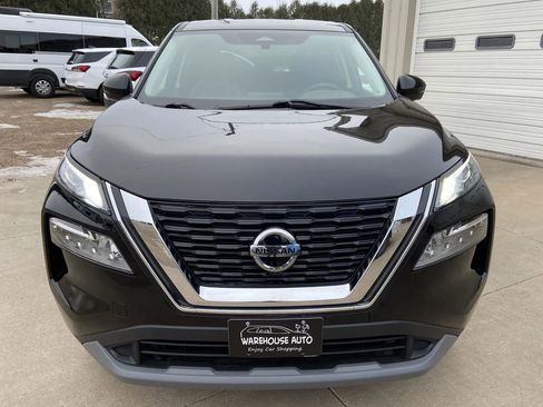 Used 2021 Nissan Rogue SV image 3