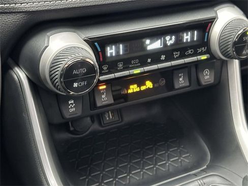Used 2024 Toyota RAV4 XLE image 31