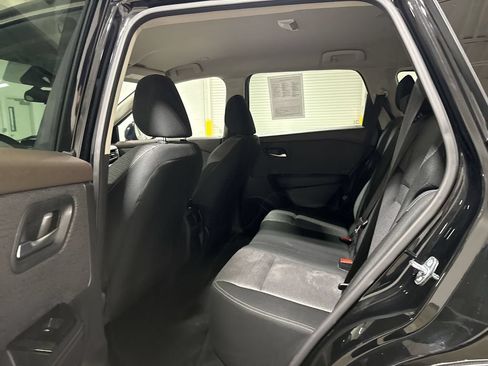 Used 2023 Nissan Rogue SV FWD image 22