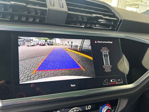 Used 2023 Audi Q3 2.0T Premium image 12