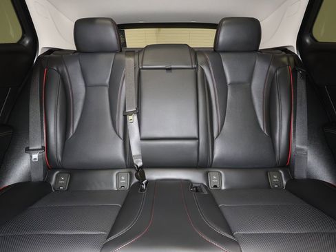 Certified 2023 Buick Envision Essence w/ Sport Touring Package image 30