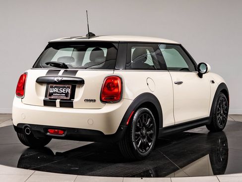 Used 2018 MINI Cooper 2-Door Hardtop FWD image 10