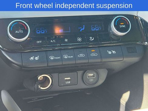 Used 2023 Hyundai Elantra Limited image 33