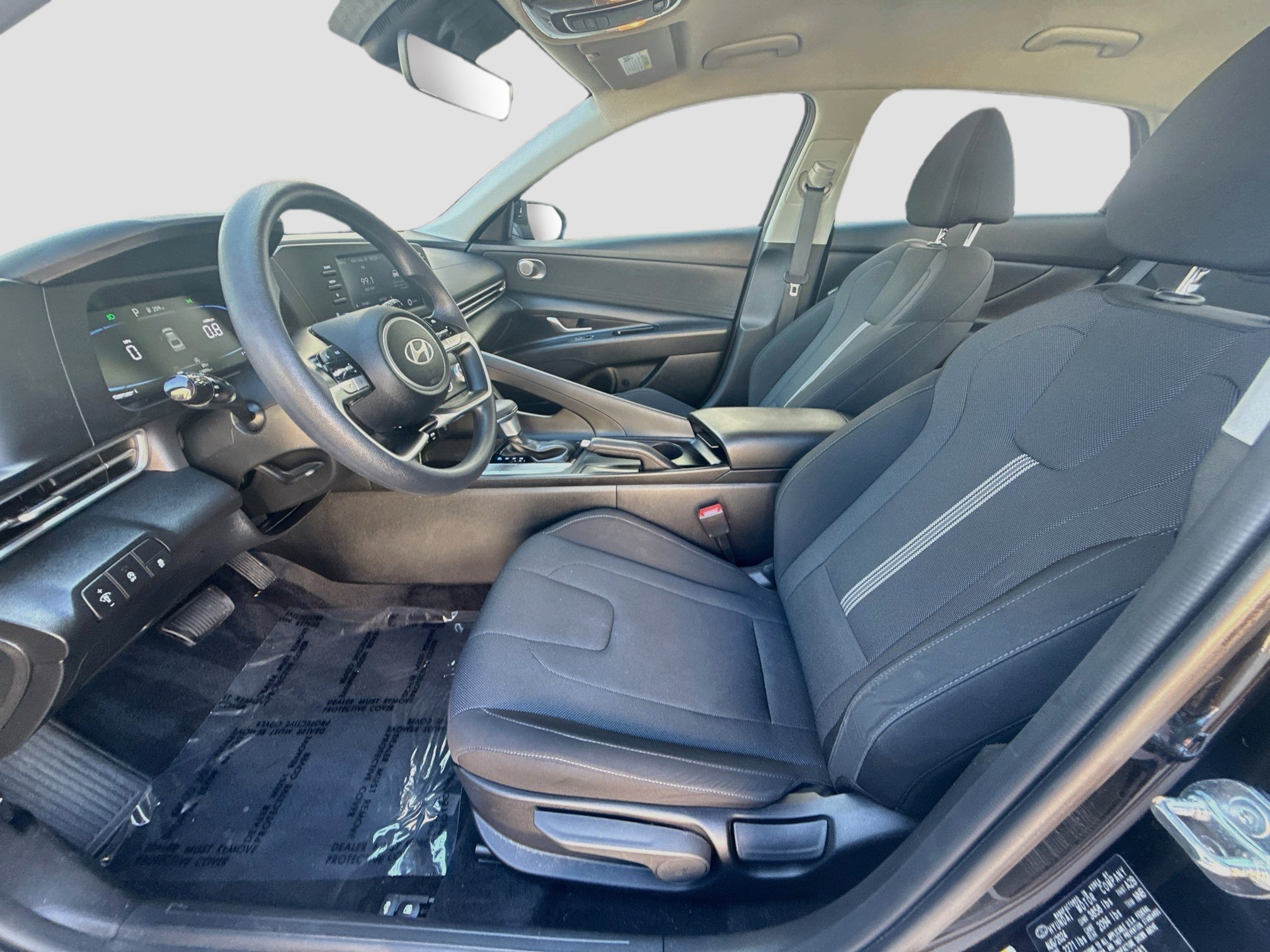 Used 2025 Hyundai Elantra SE FWD image 16