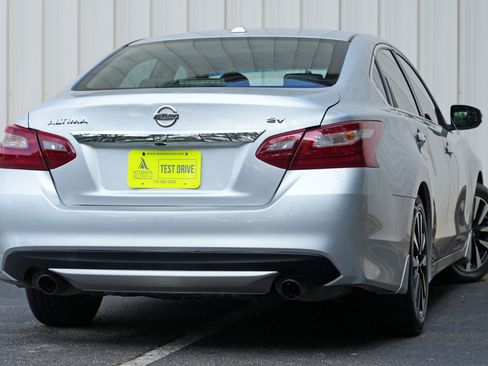 Used 2018 Nissan Altima 2.5 SV w/ 2.5 SV Technology Package FWD image 4