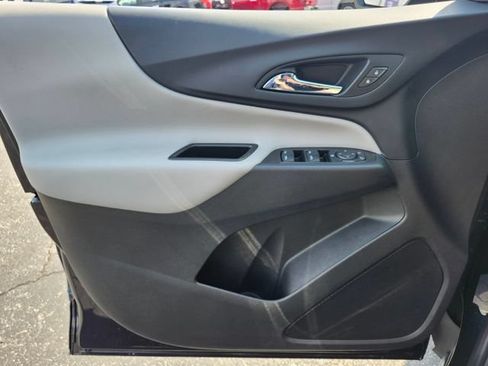 Used 2021 Chevrolet Equinox LS w/ LS Convenience Package FWD image 38