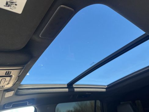 Used 2023 Cadillac Escalade ESV Premium Luxury image 35