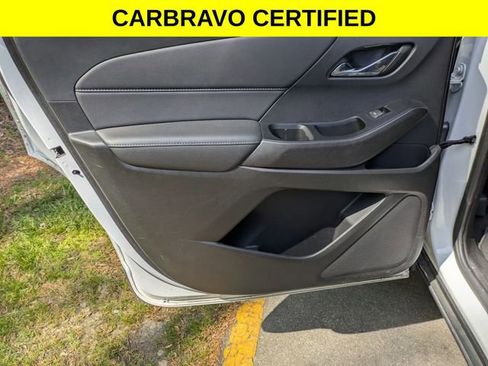 Certified 2023 Chevrolet Traverse LT FWD image 23
