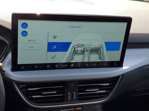 New 2025 Ford Escape SE w/ PHEV Premium Package image 18