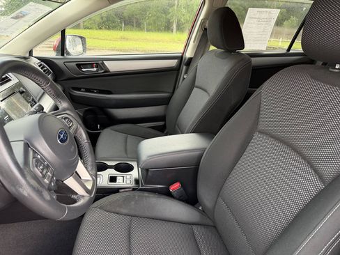 Used 2017 Subaru Outback 2.5i Premium AWD/4WD image 8