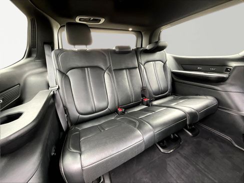 Used 2023 Jeep Wagoneer Series II w/ Flexible Seating Group AWD/4WD image 26