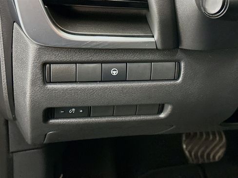Used 2021 Nissan Rogue SV AWD/4WD image 17