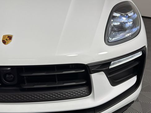 Used 2026 Porsche Macan AWD/4WD image 11