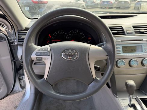 Used 2009 Toyota Camry LE image 25