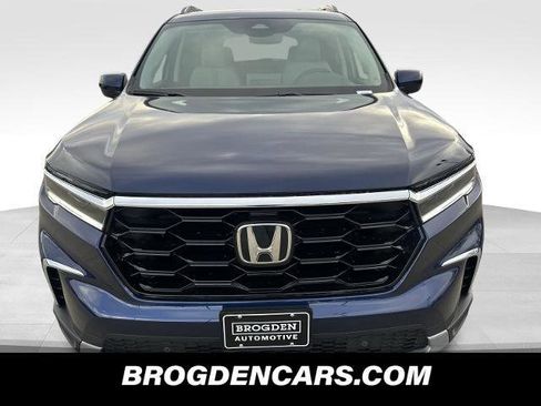 New 2025 Honda Pilot Touring image 9