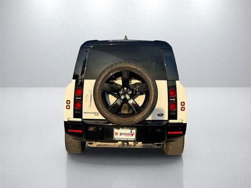 Used 2023 Land Rover Defender 130 X-Dynamic SE image 6