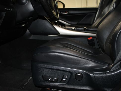 Used 2017 Lexus IS 350 AWD image 27