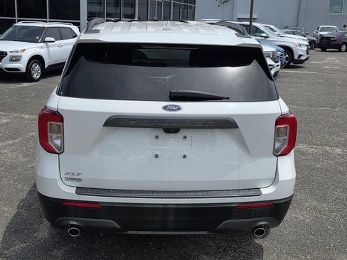 Used 2021 Ford Explorer XLT w/ Equipment Group 202A RWD image 4