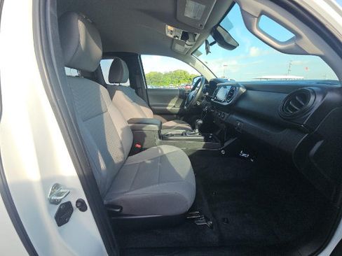 Used 2021 Toyota Tacoma SR RWD image 8