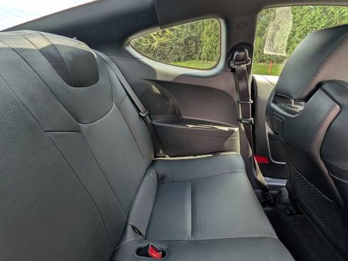 Used 2016 Hyundai Genesis Coupe 3.8 RWD image 22