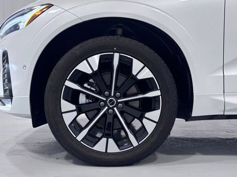 Certified 2026 Volvo XC60 B5 Plus AWD/4WD image 30