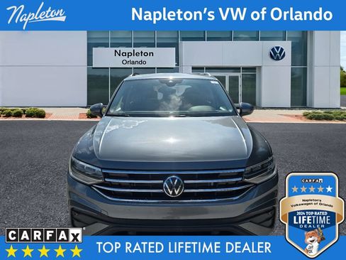 Used 2024 Volkswagen Tiguan SE image 2