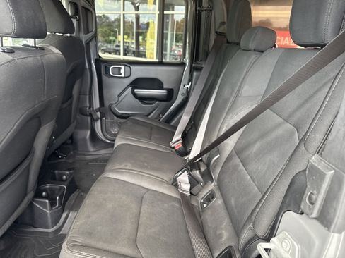 Used 2021 Jeep Gladiator Willys image 29