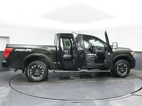 Used 2019 Nissan Titan PRO-4X w/ Pro-4x Convenience Package image 42