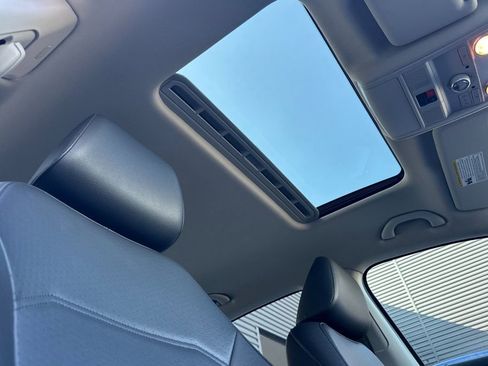 Used 2018 Volkswagen Passat 2.0T SE image 16