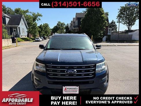 Used 2017 Ford Explorer XLT w/ Equipment Group 201A FWD image 8
