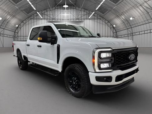 Used 2024 Ford F250 XL w/ STX Appearance Package AWD/4WD image 7