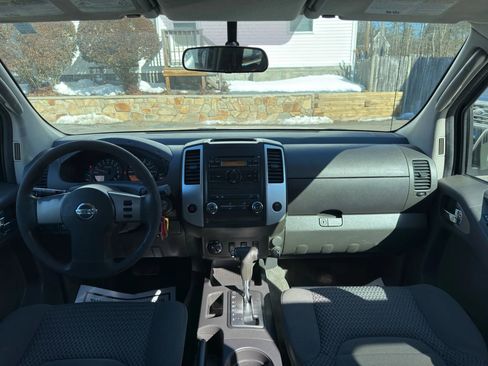 Used 2010 Nissan Frontier SE w/ SE Value Truck Pkg image 28