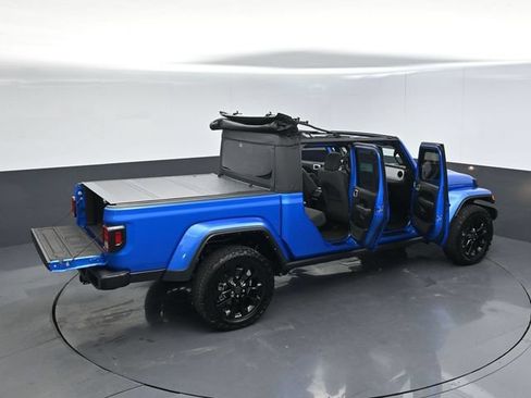 Used 2025 Jeep Gladiator Sport AWD/4WD image 57